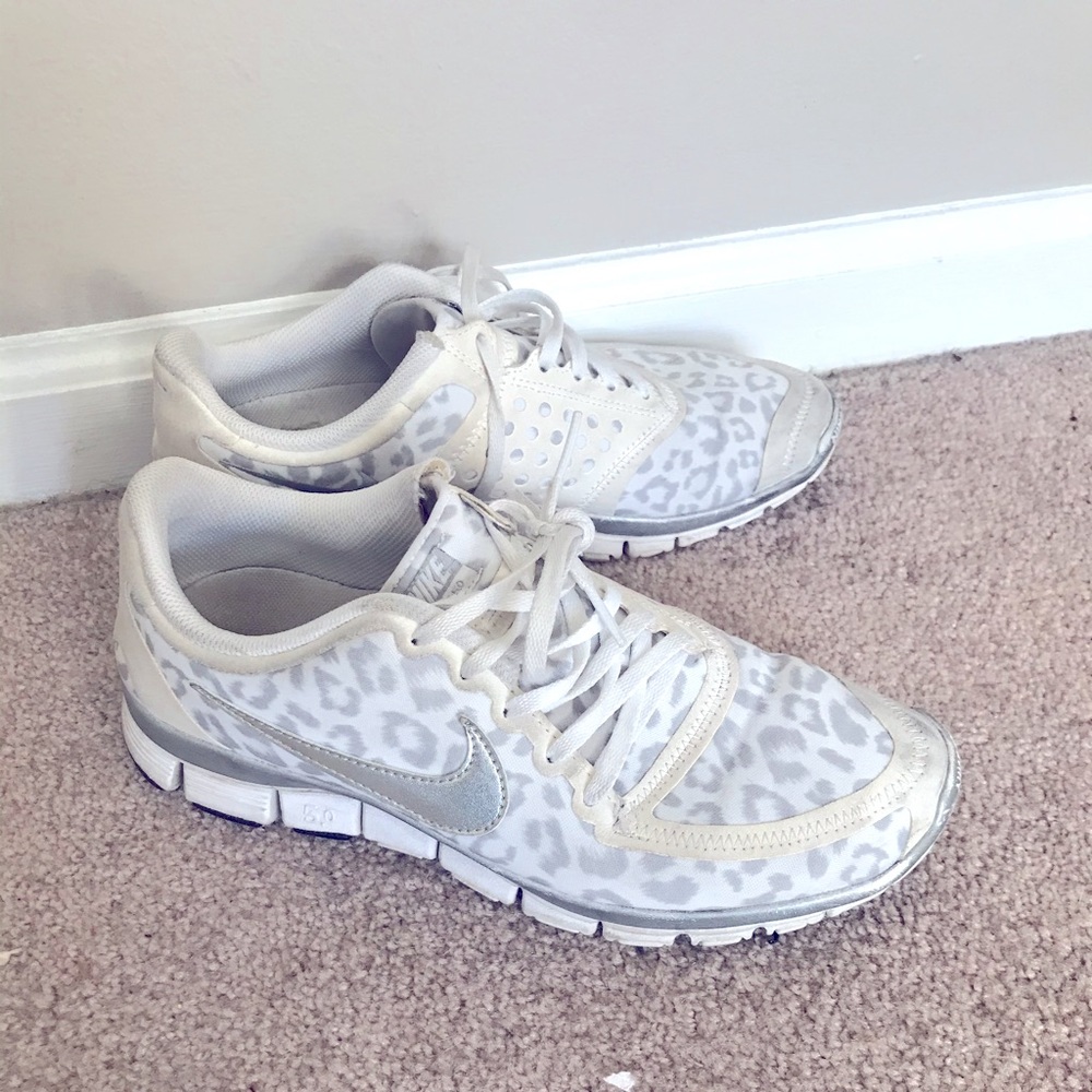 Nike tennis shoes